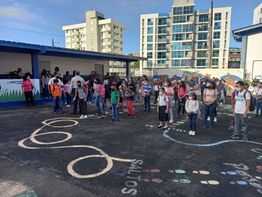 Con la firma del acuerdo de finalización de huelga entre el Ministerio de Educación (Meduca), y 26 gremios docentes, las clases en los centros educativos oficiales se normalizaron a partir de hoy.
