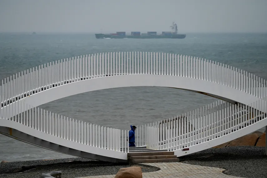 China inició el sábado tres días de ejercicios militares alrededor de Taiwán, que incluyen el ensayo de "un cerco total" a la isla autogobernada, después de la reunión de su presidenta con el líder de la Cámara de Representantes estadounidense.