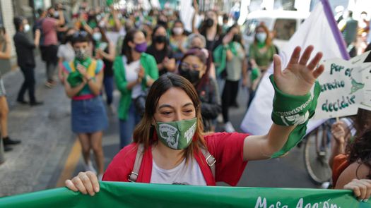 Archivan proyecto de despenalización del aborto en Chile.