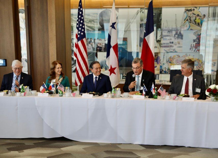 Presidente Cortizo promueve expandir inversiones de Houston en Panamá