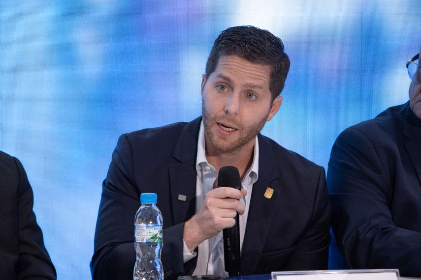 El alcalde Mayer MIzrachi denunció recortes en los fondos del Impuesto de Bien Inmueble (IBI).