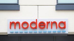 Laboratorio Moderna insta a Europa a hacer pedido de vacuna rápidamente