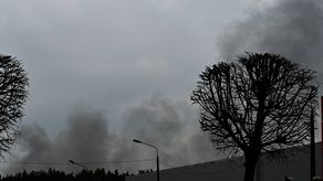 Rusia bombardea fábrica de armamento cerca de Kiev