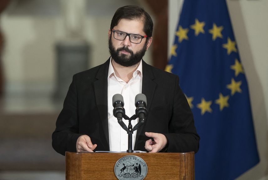 Chile aprueba ley que reduce la jornada laboral semanal.