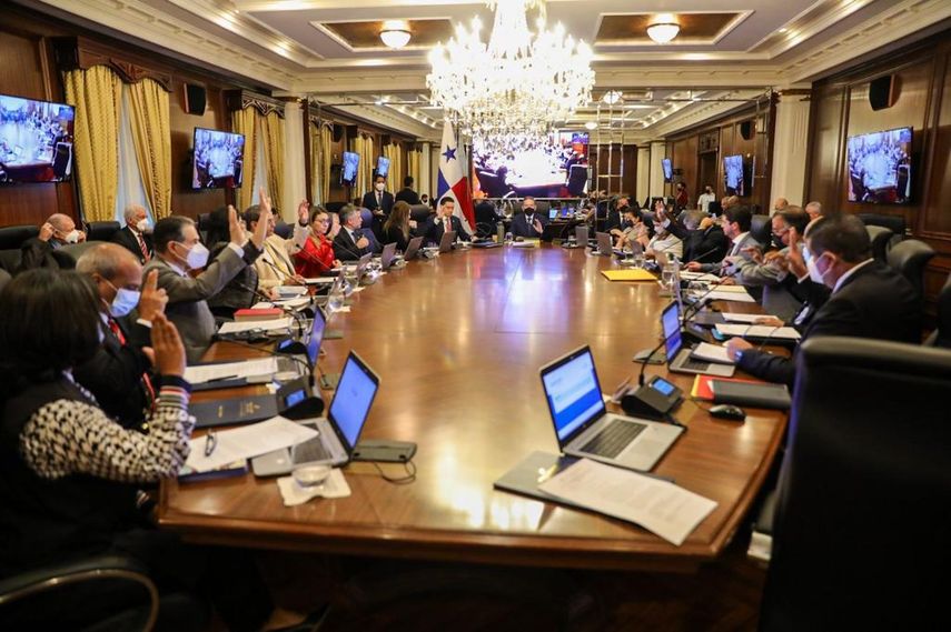 Fue promulgado en Gaceta Oficial, el Decreto Ejecutivo No. 215 De 1 de septiembre de 2022 del Ministerio de la Presidencia "Que crea la Comisión Ciudadana Contra la Corrupción, establece su composición y esquema de funcionamiento".