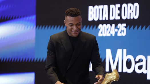 Mbappé recibe la Bota de Oro: Es imposible ganar este premio sin el equipo Mbappé recibe la Bota de Oro: Es imposible ganar este premio sin el equipo