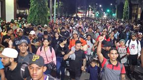 Nueva caravana de migrantes sale del sur de México pese a nuevas restricciones de EEUU