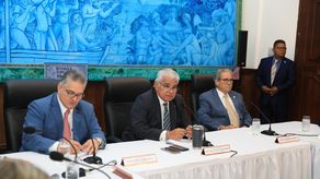Mulino se reúne con gremios médicos y reitera que liderará cruzada para salvar la CSS