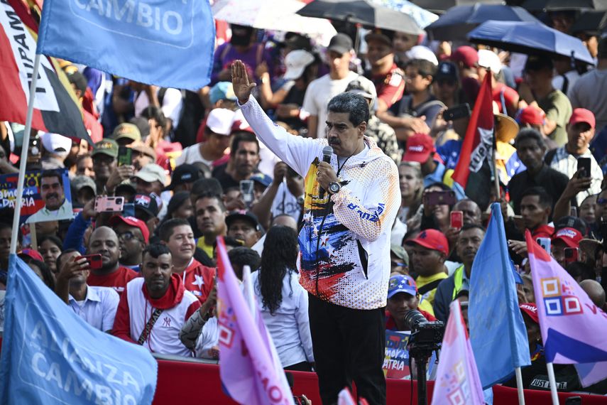 Lula da Silva pide a Maduro "amplia" observación internacional en elecciones de Venezuela. Lula da Silva pide a Maduro "amplia" observación internacional en elecciones de Venezuela.