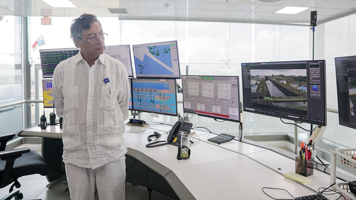 La Iglesia católica y las comunidades evangélicas de Colombia rechazaron dichos del presidente Gustavo Petro en los que asegura que Jesucristo tuvo relaciones sexuales, un tema sensible en un país profundamente religioso. La Iglesia católica y las comunidades evangélicas de Colombia rechazaron dichos del presidente Gustavo Petro en los que asegura que Jesucristo tuvo relaciones sexuales, un tema sensible en un país profundamente religioso.