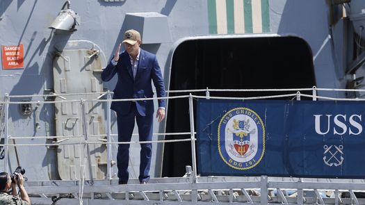 Estados Unidos planea atacar en tierra a narcotraficantes en Latinoamérica, como ya lo hace en aguas internacionales contra presuntas embarcaciones para el contrabando de drogas, dijo en Panamá el jefe del Pentágono, Pete Hegseth. Estados Unidos planea atacar en tierra a narcotraficantes en Latinoamérica, como ya lo hace en aguas internacionales contra presuntas embarcaciones para el contrabando de drogas, dijo en Panamá el jefe del Pentágono, Pete Hegseth.