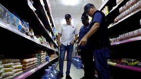 Acodeco inspecciona comercios en Azuero y detecta precios irregulares en agua embotellada