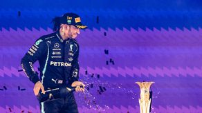 Su experiencia y los juegos psicológicos favorecen a Lewis Hamilton