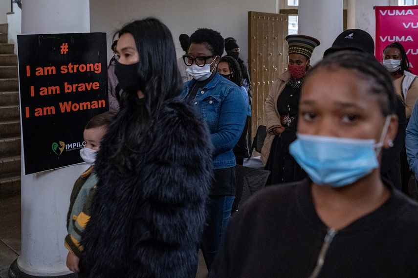 Sudáfrica enfrenta epidemia de violaciones contra mujeres