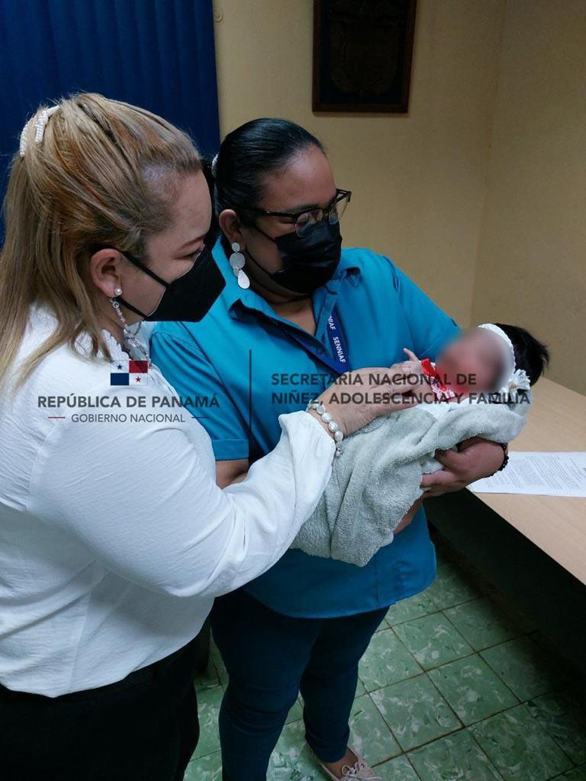 La Senniaf le brinda hogar a mejor abandonada en potrero en Chiriqu&iacute;