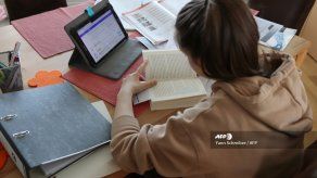 UNESCO: Más de 800 millones de alumnos carecen de computadora para estudiar a distancia