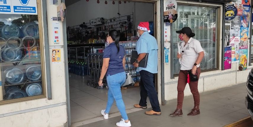 Funcionarios del MINSA cerraron temporalmente 6 locales comerciales tras anomal&iacute;as en el cumplimiento de las medidas de bioseguridad en Chiriqu&iacute;.