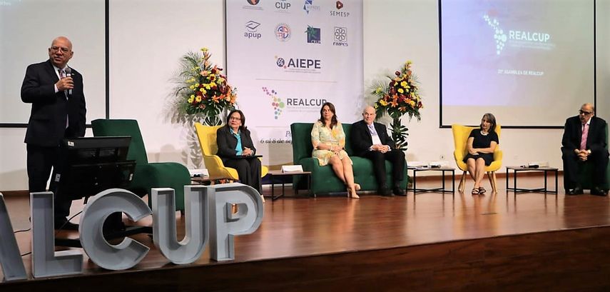 Por espacio de tres días se desarrolla en Panamá la vigésima Asamblea de la Red de Asociaciones Latinoamericanas y Caribeñas de Universidades Privadas (REALCUP). Por espacio de tres días se desarrolla en Panamá la vigésima Asamblea de la Red de Asociaciones Latinoamericanas y Caribeñas de Universidades Privadas (REALCUP).