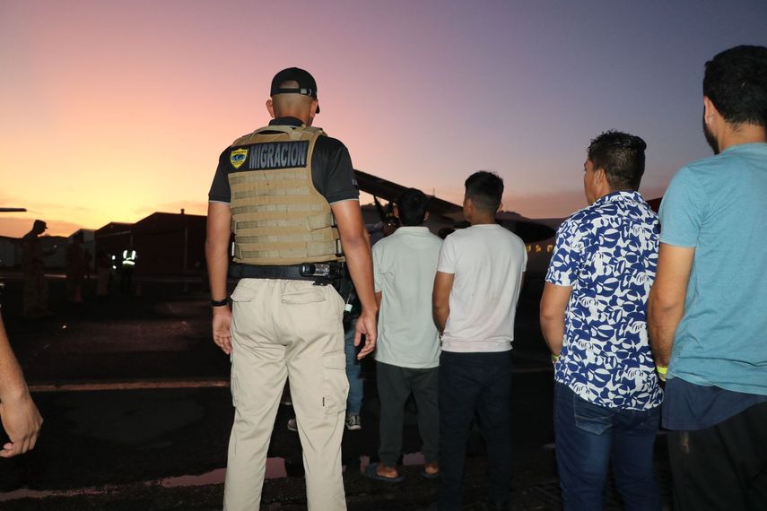 Cancillería de Panamá desconoce propuesta de Estados Unidos de deportar migrantes al país