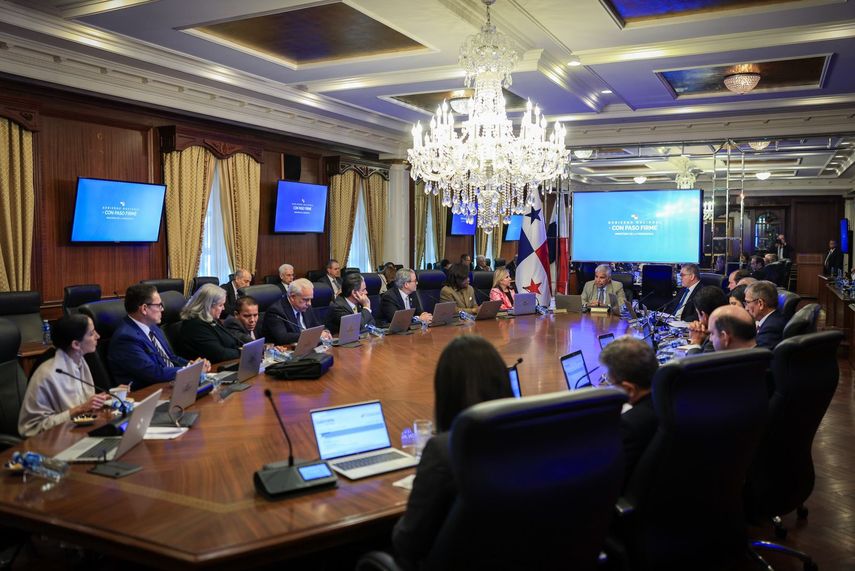 Gabinete aprueba dos resoluciones para cubrir costo de estabilización de tarifa eléctrica