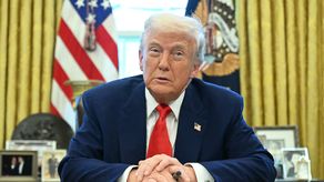Trump evalúa dar $10 mil a cada groenlandés en su plan de anexión