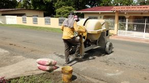 Residentes y transportistas de Las Lomas esperaban que para la temporada seca se hicieran algunos operativos de parcheo por parte del MOP, pero las cuadrillas nunca llegaron.