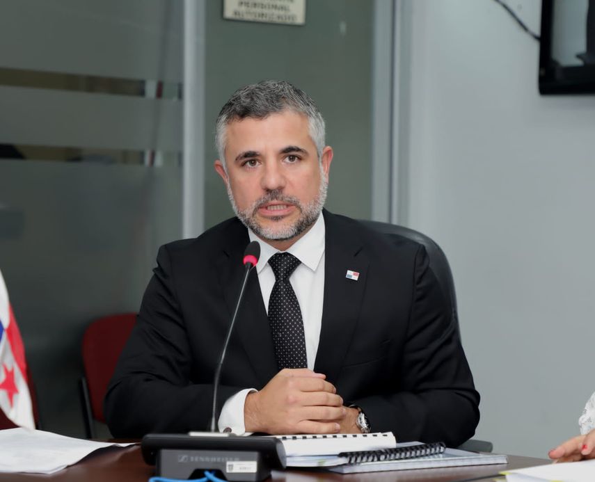 El ministro del MOP, Rafael Sabonge, indicó que carece del presupuesto para poder ampliar la capacidad de la entidad 