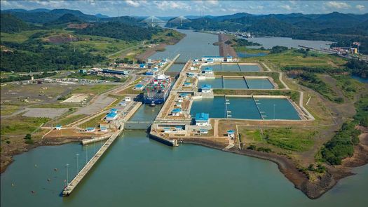 Canal de Panamá, centrado en adaptarse al cambio climático y descarbonizar su actividad