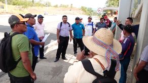 La protesta en Horconcitos también sirvió para exigir al Gobierno la reparación de la carretera entre la interamericana y Soloy que se encuentra destruida en varios puntos por la falta de mantenimiento.