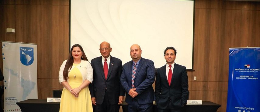 El ministro del MEF habló de la importancia de la lucha contra estos delitos que afectan la estabilidad financiera y el desarrollo económico del país. El ministro del MEF habló de la importancia de la lucha contra estos delitos que afectan la estabilidad financiera y el desarrollo económico del país.