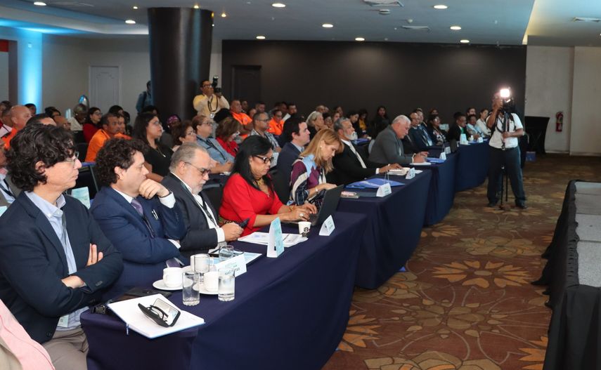 El viceministro del MEF manifestó que Panamá es consciente de que los riesgos de desastres deben ser gestionados íntegramente, para minimizar las consecuencias. El viceministro del MEF manifestó que Panamá es consciente de que los riesgos de desastres deben ser gestionados íntegramente, para minimizar las consecuencias.