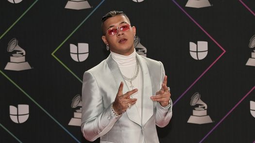 Boza impulsa el afrobeats en español tras renovar contrato discográfico Boza impulsa el afrobeats en español tras renovar contrato discográfico