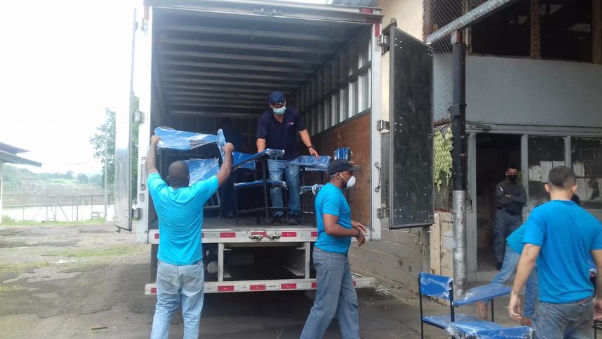 Panamá: 700 sillas restauradas por privados de libertad