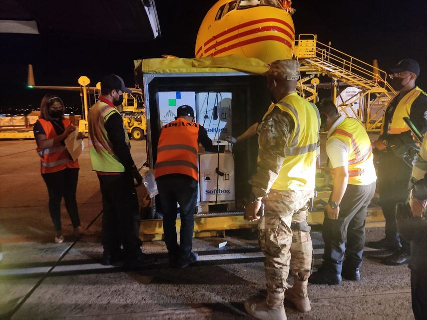 Panamá recibe el tercer lote de vacunas pediátricas