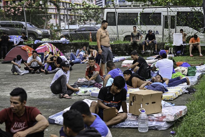 Migración dice que no interviene en venta de boletos aéreos.