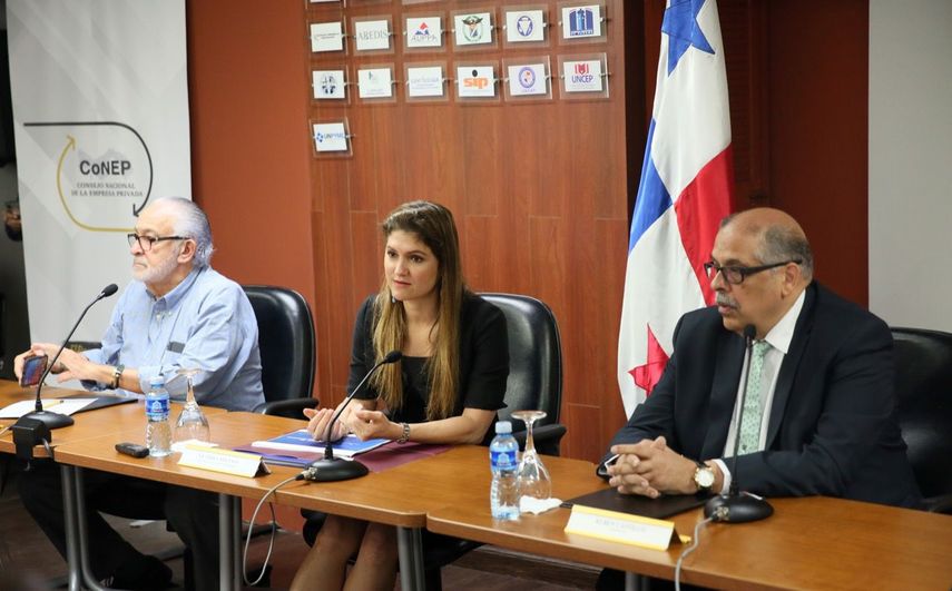 Panamá prepara estrategia para reunión comercial con EEUU.