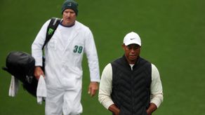 Tiger Woods se retira del Masters de Augusta por lesión. Foto: AFP.