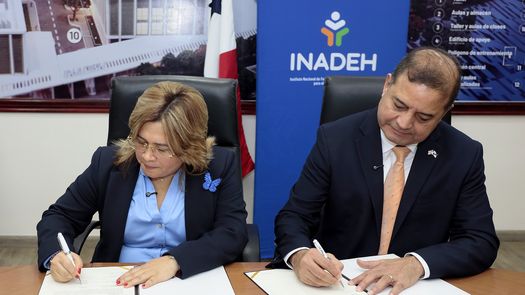 Inadeh firma alianza para capacitar talento panameño en semiconductores Inadeh firma alianza para capacitar talento panameño en semiconductores