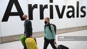 Reino Unido aislará 14 días a quienes lleguen de Wuhan debido al coronavirus