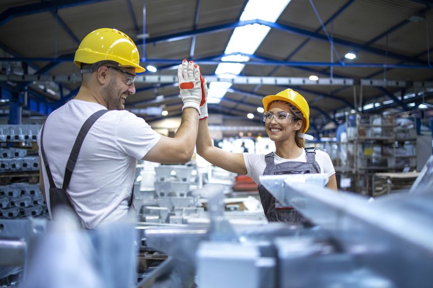 Panamá podría reducir jornada laboral y mantener salarios