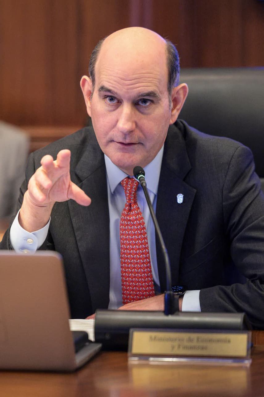 El titular del MEF, Felipe Chapman, sustentó ante el Gabinete los ajustes al presupuesto 2026. El titular del MEF, Felipe Chapman, sustentó ante el Gabinete los ajustes al presupuesto 2026.