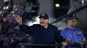 Nicaragua dice que obispo preso está bien tras revisión médica