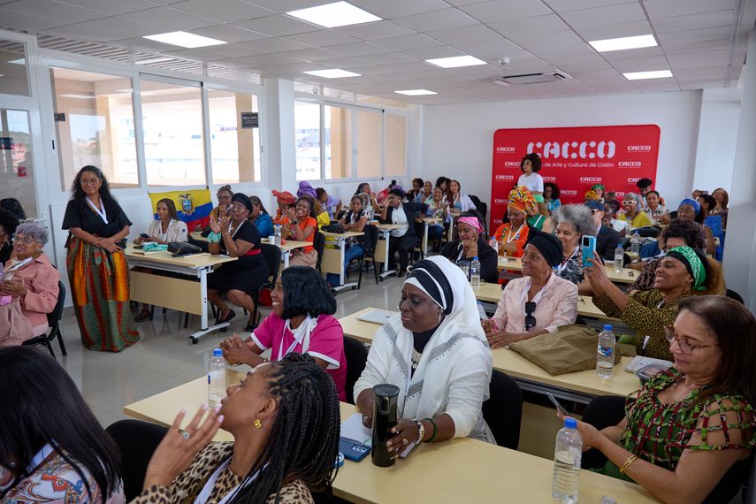 Mujeres afrodescendientes de América Latina y el Caribe se reunieron en el Campamento Regional de Estrategias Políticas y de Comunicación para Mujeres Afropolíticas, realizado en el Centro de Arte y Cultura de Colón (CACCO), con una mirada crítica y propositiva frente a los desafíos mundiales. Mujeres afrodescendientes de América Latina y el Caribe se reunieron en el Campamento Regional de Estrategias Políticas y de Comunicación para Mujeres Afropolíticas, realizado en el Centro de Arte y Cultura de Colón (CACCO), con una mirada crítica y propositiva frente a los desafíos mundiales.
