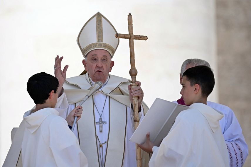 Papa Francisco aconseja a homosexuales que quieran ser sacerdotes acudir al psicólogo