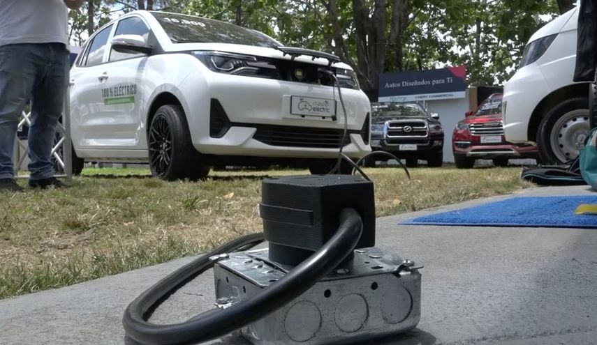 Los sistemas de carga que ya existen en diferentes puntos de Chiriquí y el país, también se puede instalar cargadores en casa. Los sistemas de carga que ya existen en diferentes puntos de Chiriquí y el país, también se puede instalar cargadores en casa.