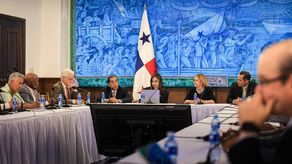 El Gobierno conformó una comisión de alto nivel por la crisis del petróleo.