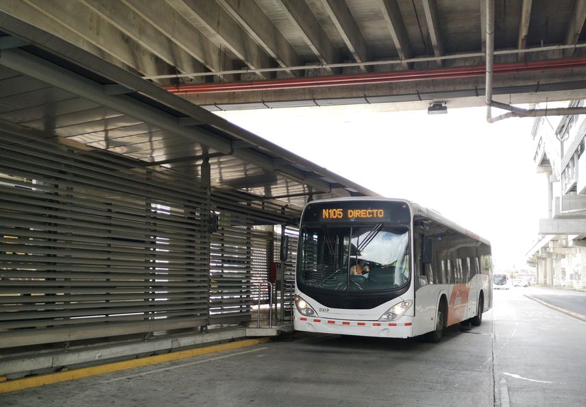 MiBus continúa servicio parcial y reabre algunas zonas pagas