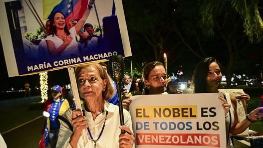 Una representación de la principal alianza opositora de Venezuela, la Plataforma Unitaria Democrática (PUD), visitará Panamá junto con la líder antichavista y nobel de la paz, María Corina Machado, para trabajar en la transición democrática en su país, informó este martes la coalición.