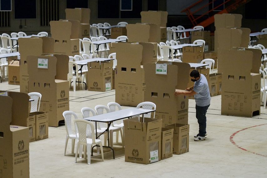 Colombia renueva Congreso camino a unas presidenciales