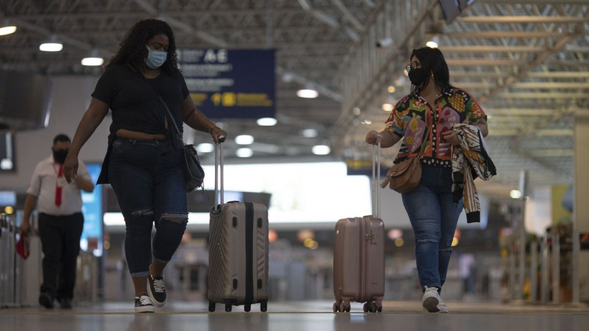 Brasil reporta dos casos preliminares de la variante ómicron